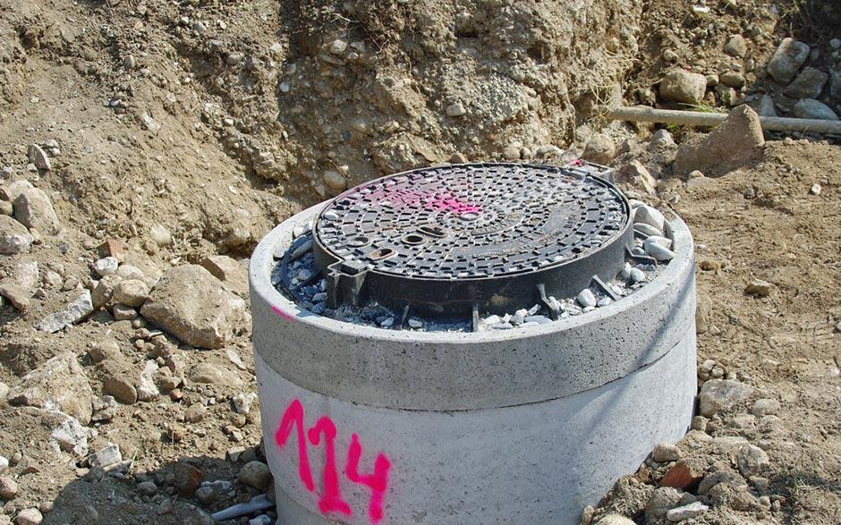 déboucher une canalisation d'eaux usées Égly